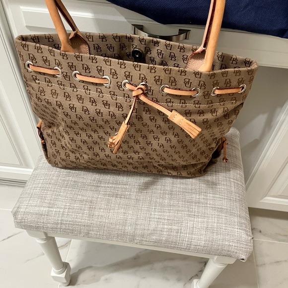 Price Drop!! Authentic New w/o tags Dooney & Burke classic monogram tote - Picture 2 of 7